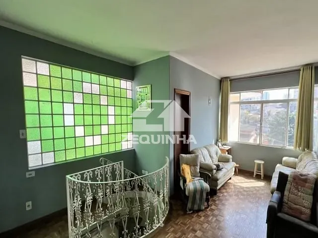 Casa com 300m² 5 quartos e 5 banheiros, à venda, no bairro Vila Campesina em Osasco