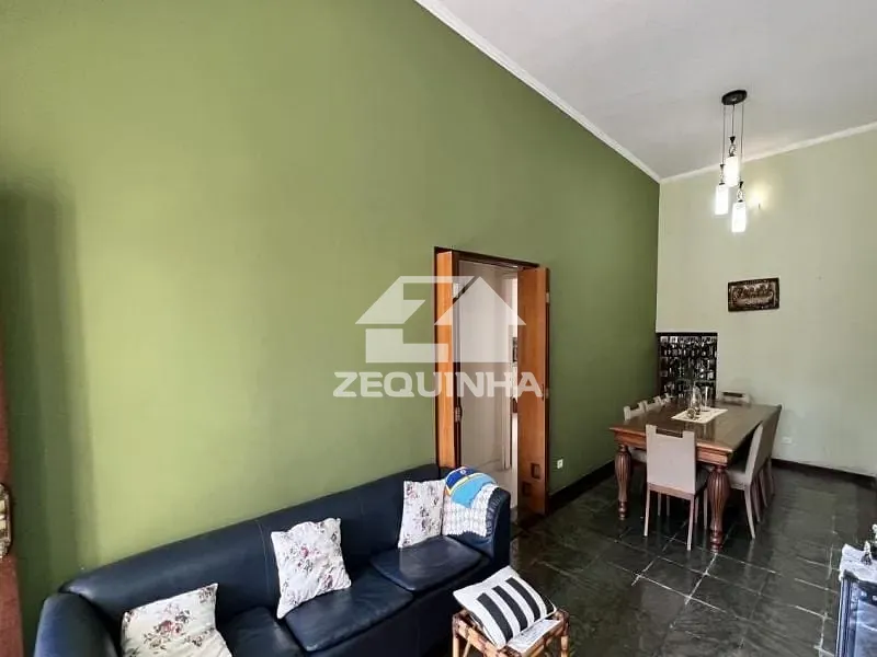 Casa, 5 quartos, 248 m² - Foto 2