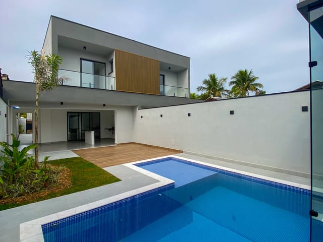 Casa 5 quartos e 4 banheiros, à venda, no bairro São Lourenço em Bertioga