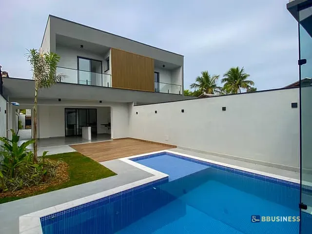 Casa 5 quartos e 4 banheiros, à venda, no bairro São Lourenço em Bertioga
