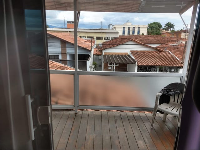 Casa com 300m² 5 quartos e 4 banheiros, à venda, no bairro São Benedito em Pindamonhangaba