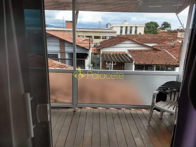 Casa com 300m² 5 quartos e 4 banheiros, à venda, no bairro São Benedito em Pindamonhangaba