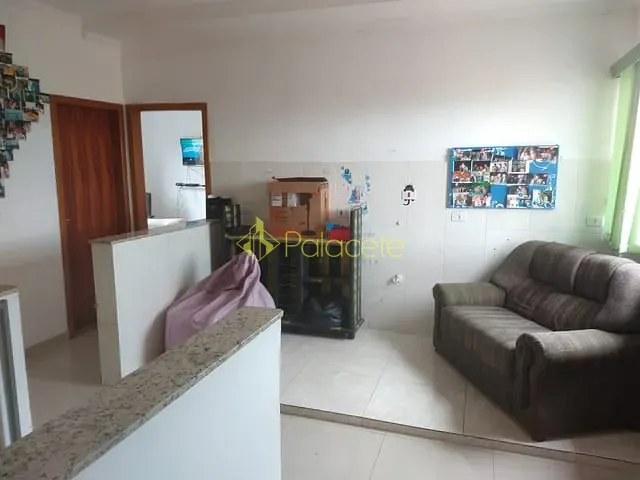 Casa com 300m² 5 quartos e 4 banheiros, à venda, no bairro São Benedito em Pindamonhangaba