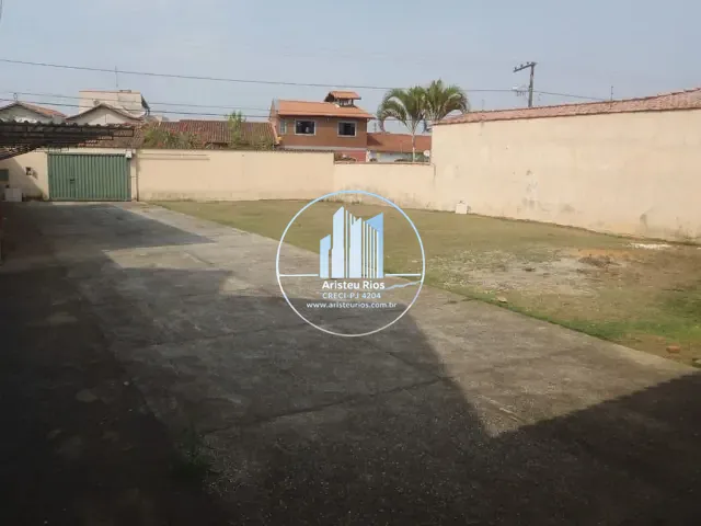 Casa com 475m² 1 quarto e 1 banheiro, à venda, no bairro Fátima I em Pouso Alegre