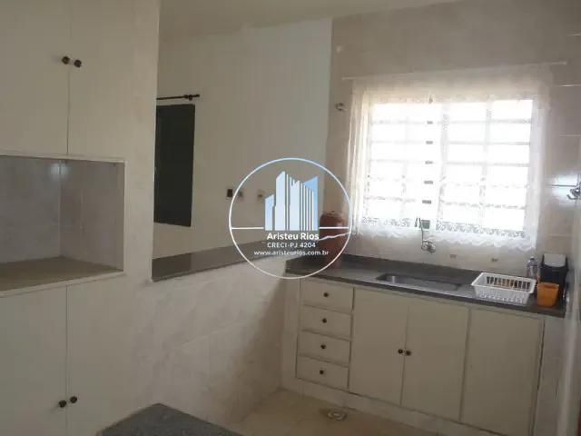 Casa com 475m² 1 quarto e 1 banheiro, à venda, no bairro Fátima I em Pouso Alegre