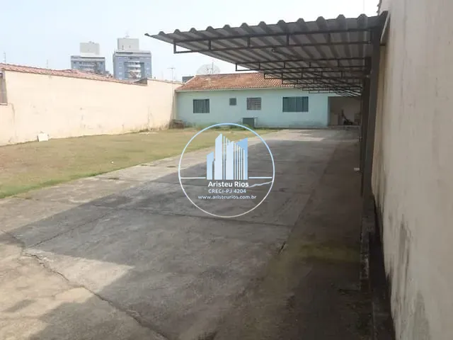 Casa com 475m² 1 quarto e 1 banheiro, à venda, no bairro Fátima I em Pouso Alegre