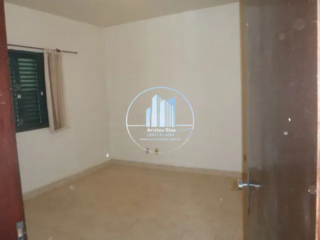 Casa com 475m² 1 quarto e 1 banheiro, à venda, no bairro Fátima I em Pouso Alegre