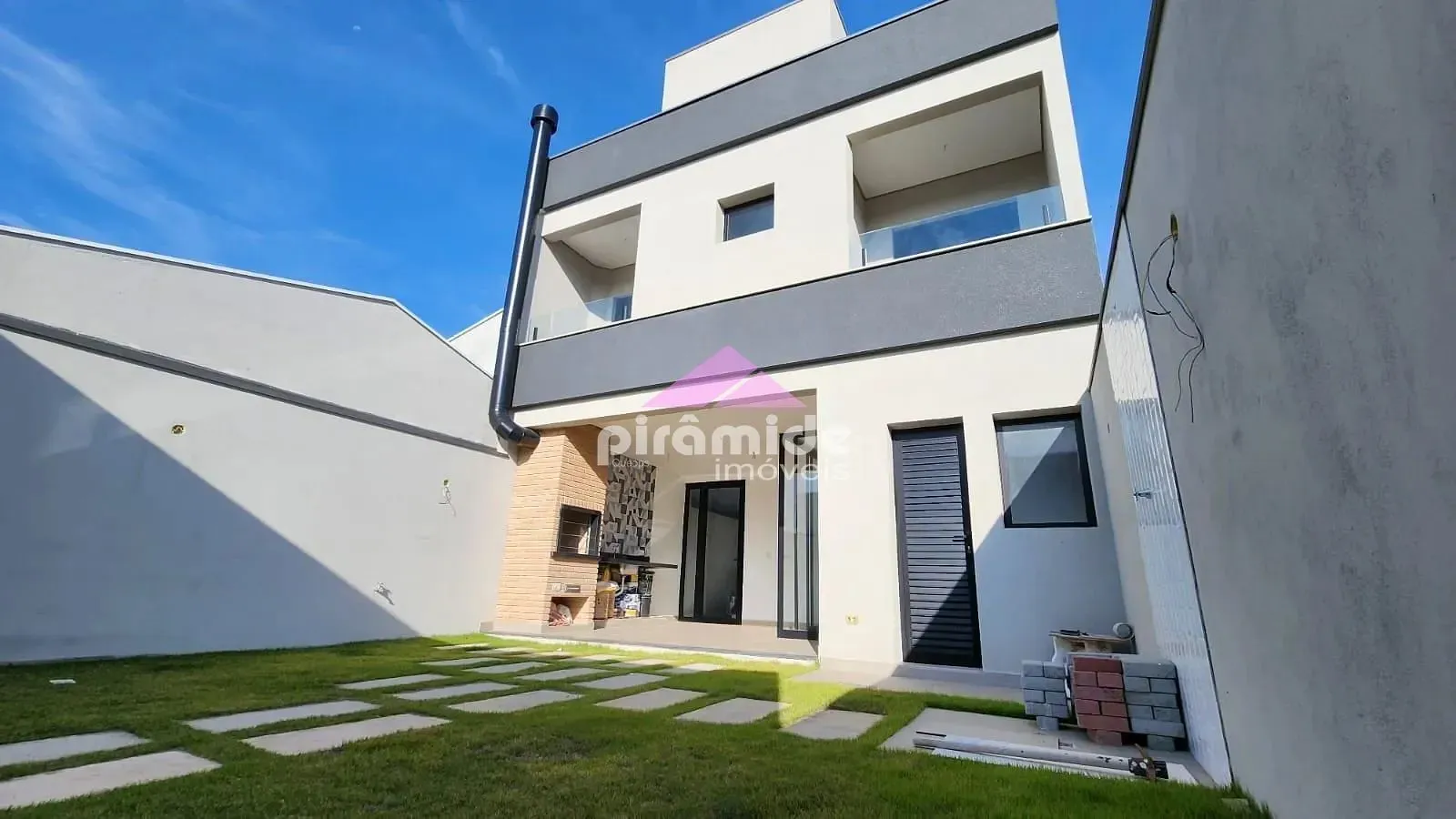 Casa, 3 quartos, 200 m² - Foto 1