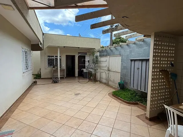 Casa com 370m² 3 quartos e 4 banheiros, à venda, no bairro Aurora em Londrina