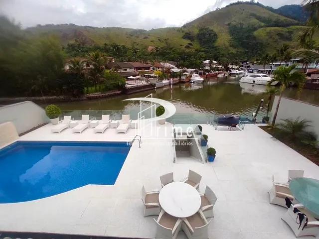 Casa com 800m² 5 quartos e 6 banheiros, à venda, no bairro Frade (Cunhambebe) em Angra dos Reis
