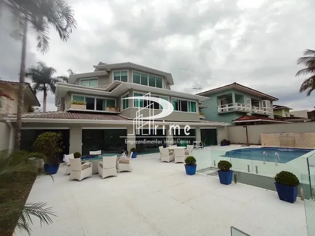 Casa com 800m² 5 quartos e 6 banheiros, à venda, no bairro Frade (Cunhambebe) em Angra dos Reis