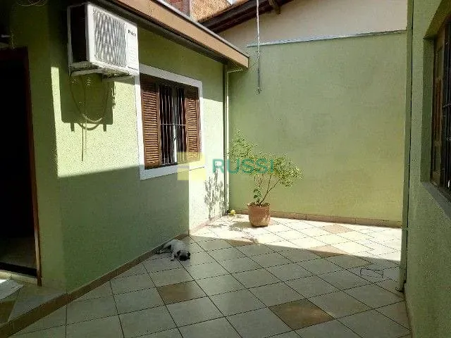 Casa com 300m² 4 quartos e 3 banheiros, à venda, no bairro Cidade Morumbi em São José dos Campos