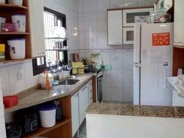 Casa com 300m² 4 quartos e 3 banheiros, à venda, no bairro Cidade Morumbi em São José dos Campos