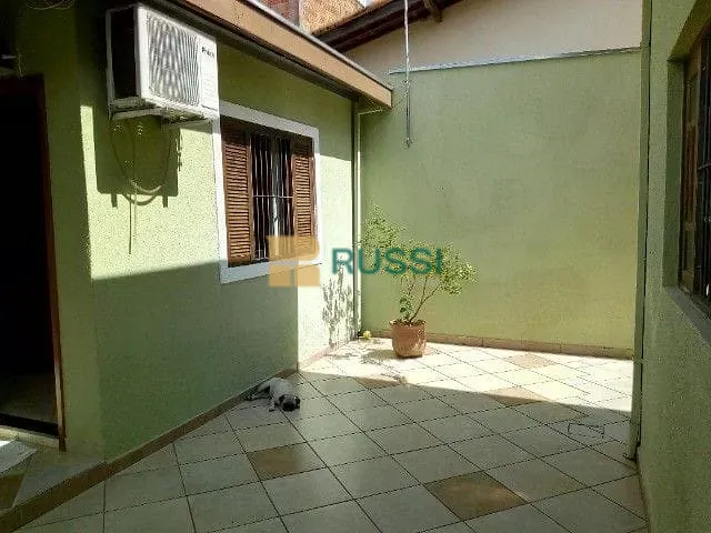 Casa com 300m² 4 quartos e 3 banheiros, à venda, no bairro Cidade Morumbi em São José dos Campos