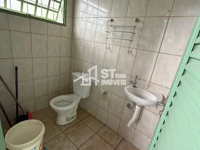 Casa com 300m² 1 quarto e 2 banheiros, à venda, no bairro Jardim Rio Branco em Andradas