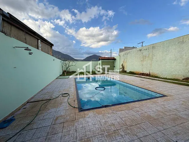 Casa com 300m² 1 quarto e 2 banheiros, à venda, no bairro Jardim Rio Branco em Andradas