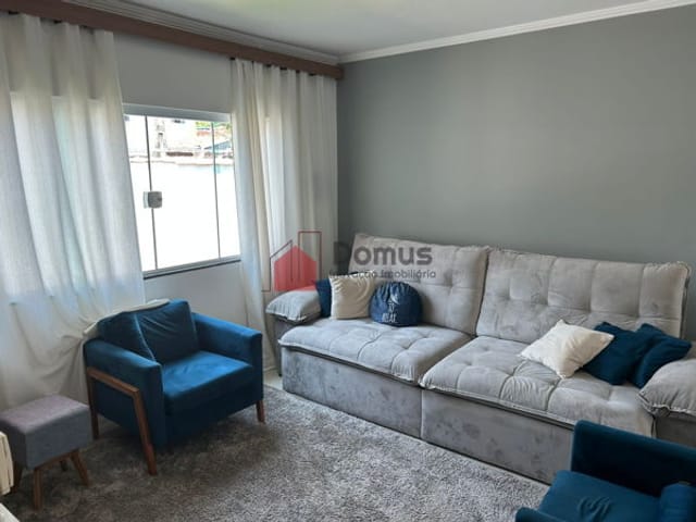 Casa com 250m² 3 quartos e 2 banheiros, à venda, no bairro Loteamento Residencial Andrade em Pindamonhangaba