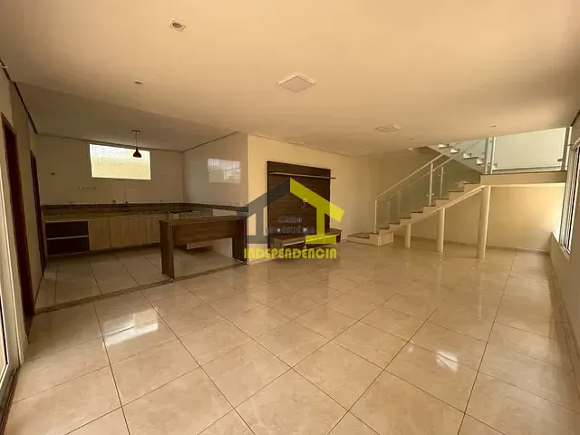 Casa com 300m² 3 quartos e 2 banheiros, à venda, no bairro Residencial Fazenda Serrinha em Itatiba