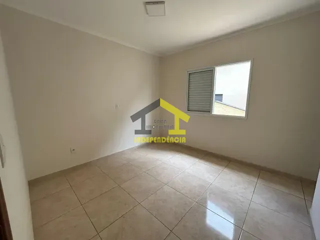 Casa com 300m² 3 quartos e 2 banheiros, à venda, no bairro Residencial Fazenda Serrinha em Itatiba