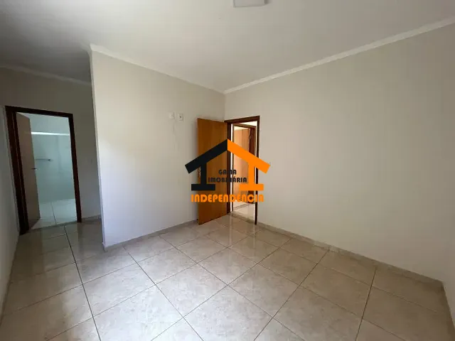 Casa com 300m² 3 quartos e 2 banheiros, à venda, no bairro Residencial Fazenda Serrinha em Itatiba