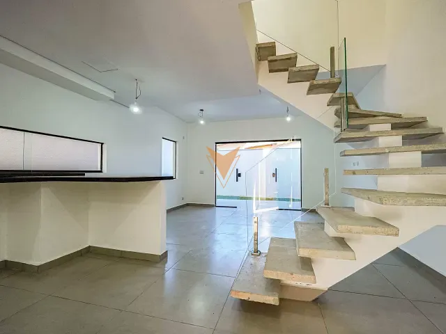 Casa 3 quartos e 3 banheiros, à venda, no bairro Granja Viana em Carapicuíba