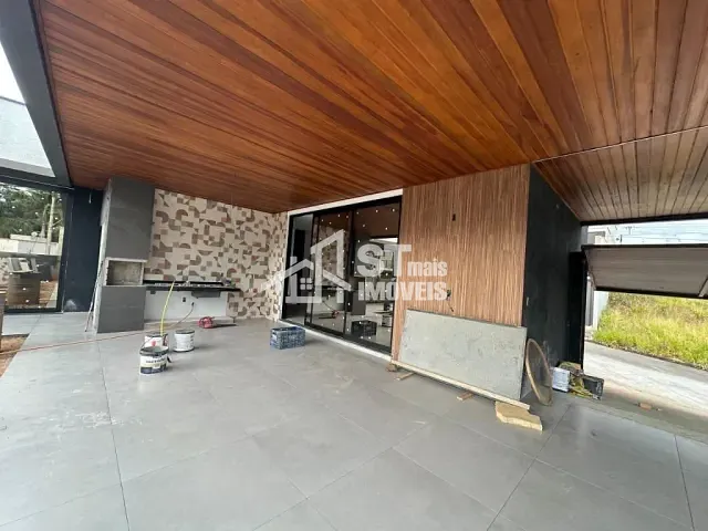 Casa com 370m² 3 quartos e 2 banheiros, à venda, no bairro Portal da Mantiqueira em Andradas