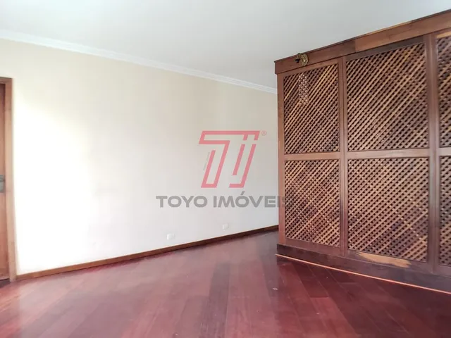 Casa com 516m² 3 quartos e 3 banheiros, à venda, no bairro Guaíra em Curitiba