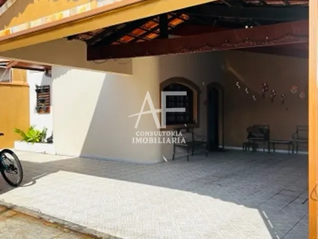 Casa com 324m² 3 quartos e 3 banheiros, à venda, no bairro Vila Aparecida em Taubaté