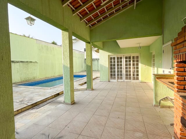 Casa com 529m² 3 quartos e 3 banheiros, à venda, no bairro Centro em Bertioga