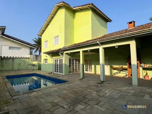 Casa com 529m² 3 quartos e 3 banheiros, à venda, no bairro Centro em Bertioga