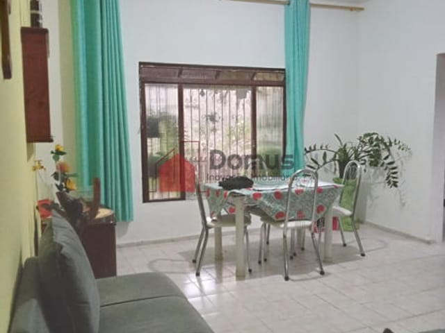 Casa com 300m², à venda, no bairro Parque das Nações em Pindamonhangaba