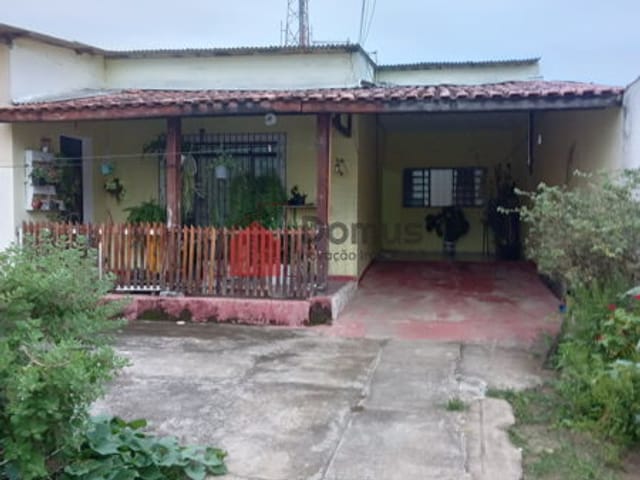 Casa com 300m², à venda, no bairro Parque das Nações em Pindamonhangaba