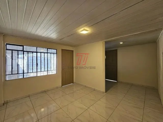Casa 1 quarto e 1 banheiro, para alugar, no bairro Guaíra em Curitiba