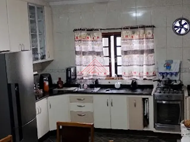 Casa com 269m² 3 quartos e 2 banheiros, para alugar, no bairro Jardim Mauá em Mauá