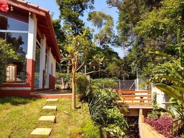 Casa com 500m² 3 quartos e 2 banheiros, à venda, no bairro Chácara Represinha em Cotia