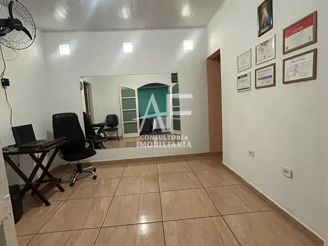 Casa 3 quartos e 2 banheiros, à venda, no bairro Centro em Taubaté