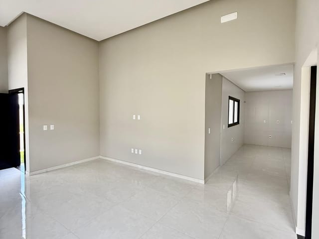 Casa com 135m² 3 quartos e 3 banheiros, à venda, no bairro Contorno em Ponta Grossa