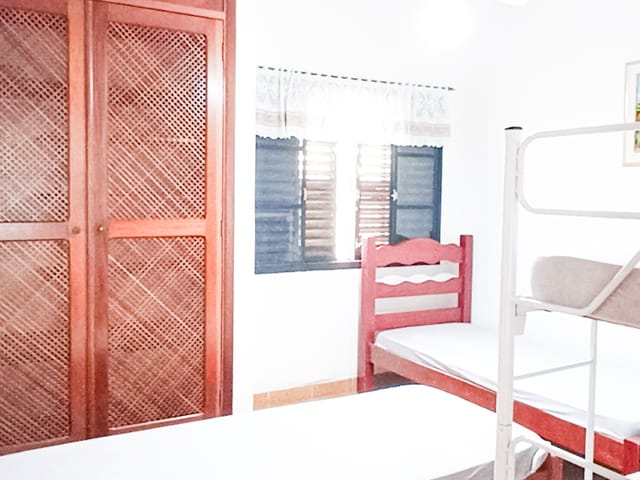 Casa com 324m² 3 quartos e 2 banheiros, à venda, no bairro Centro em Bertioga