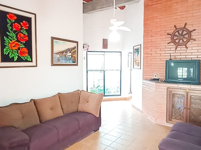 Casa com 324m² 3 quartos e 2 banheiros, à venda, no bairro Centro em Bertioga