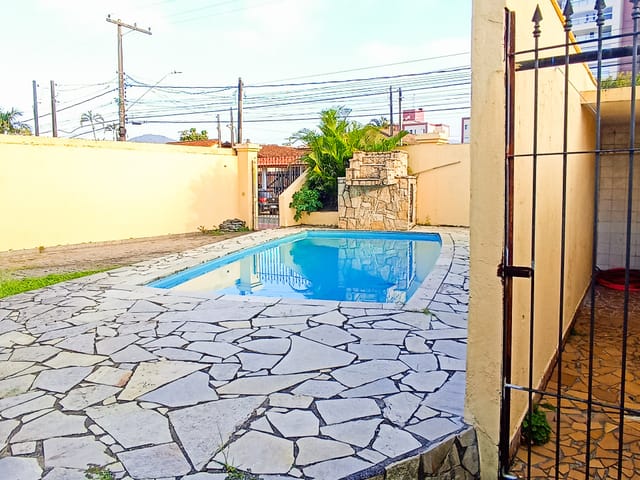 Casa com 324m² 3 quartos e 2 banheiros, à venda, no bairro Centro em Bertioga