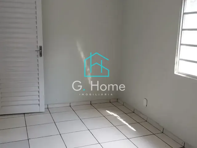 Casa com 198m² 2 quartos e 2 banheiros, à venda, no bairro Conjunto Semiramis Barros Braga em Londrina