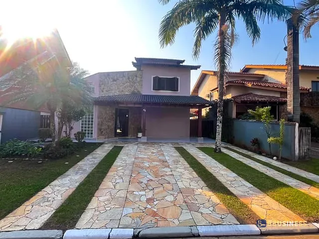 Casa com 577m² 3 quartos e 4 banheiros, à venda, no bairro Maitinga em Bertioga