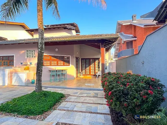 Casa com 577m² 3 quartos e 4 banheiros, à venda, no bairro Maitinga em Bertioga