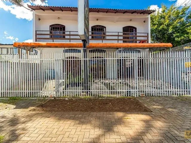 Casa com 338m² 4 quartos e 5 banheiros, à venda ou para alugar, no bairro Portão em Curitiba