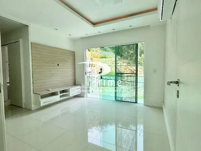 Casa com 680m² 3 quartos e 5 banheiros, à venda ou para alugar, no bairro Engenho do Mato em Niterói