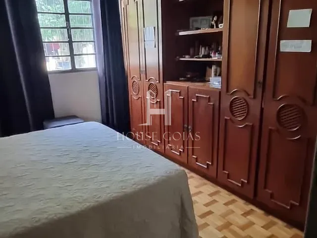 Casa com 450m² 3 quartos e 1 banheiro, à venda, no bairro Setor Aeroporto em Goiânia