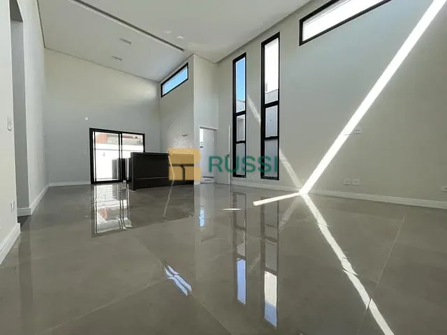 Casa com 307m² 3 quartos e 3 banheiros, à venda, no bairro Jardim Jacinto em Jacareí