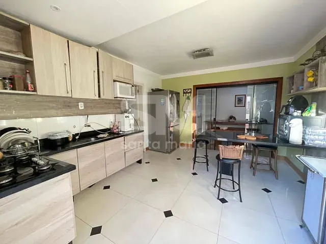 Casa 3 quartos e 1 banheiro, para alugar, no bairro Centro em Chapecó