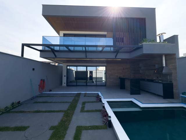 Casa com 240m² 4 quartos e 6 banheiros, à venda, no bairro Recreio dos Bandeirantes em Rio de Janeiro