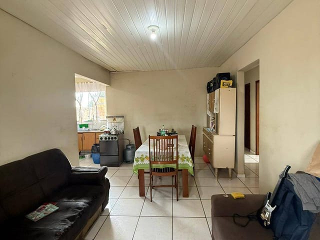 Casa com 76m² 3 quartos e 2 banheiros, à venda, no bairro Cará-cará em Ponta Grossa